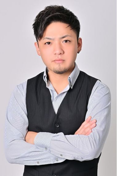 草田 晃輝